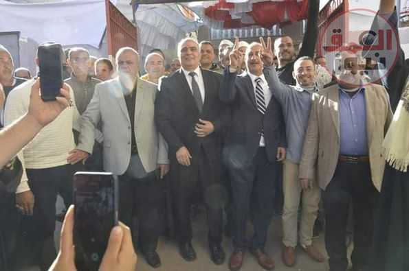 السكرتير العام للمحافظة البحيرة يتابع سير العملية الإنتخابية ويُدلى بصوته الإنتخابي