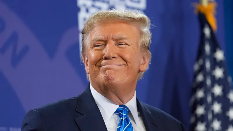 "في كامل تركيزي".. فيديو لترامب ينقض على نيكي هيلي!