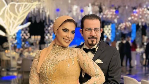 سها سالم تخطف الأنظار بإطلالة ساحرة في زفاف شقيقتها مريم